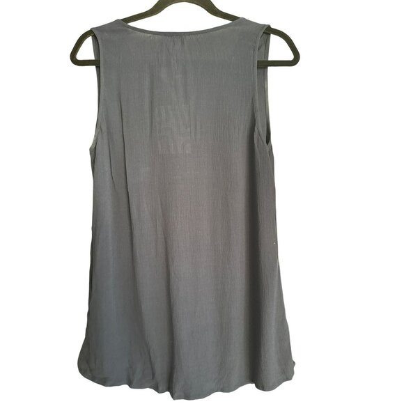 Market & Spruce Embroidery Sleeveless Top Medium Navy Blue NWT Stitch Fix - Picture 4 of 5